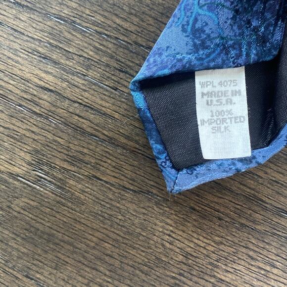 ENDANGERED SPECIES Tie Series African Big Five Print 100% Silk Safari - Picture 5 of 5